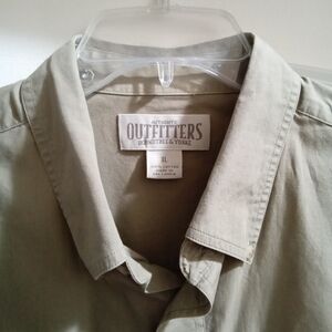 OUTFITTERS SHORT SLEEVE